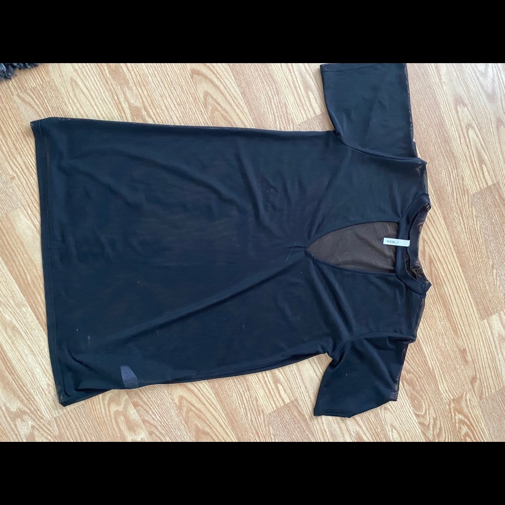 ✨A+Ellen Sheer Top✨ - Picture 3 of 3